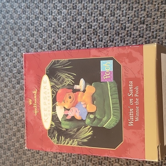 #1 Vintage Winnie-the-Pooh Hallmark Keepsake Ornament 1997 - Picture 4 of 6